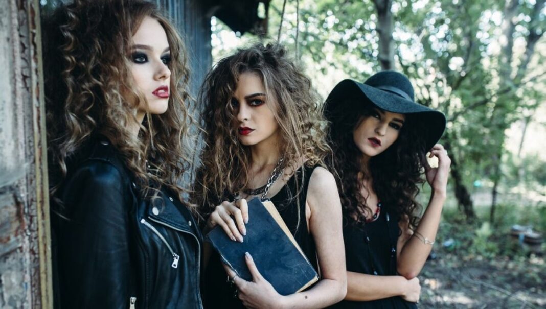 19 Types of Goth in 2024 The Ultimate Guide to Goth Styles